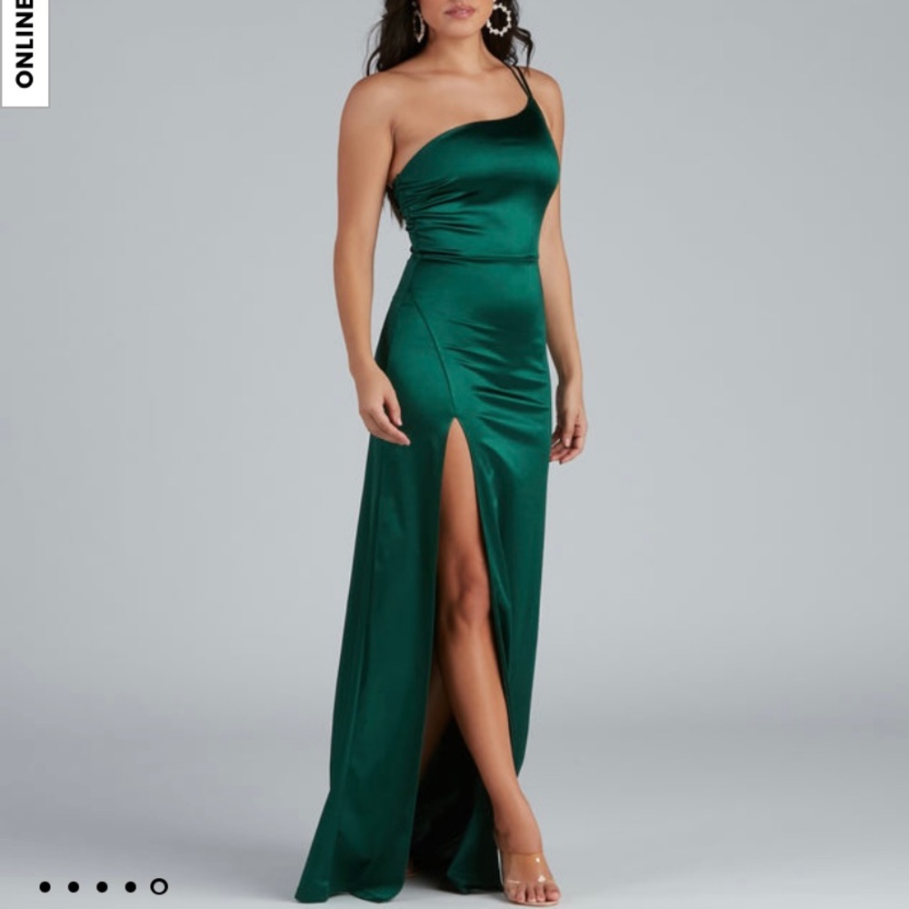 Emerald Windsor Formal Dress
